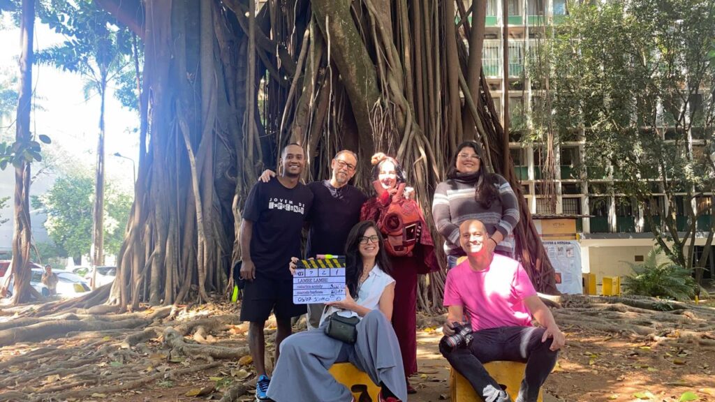 Equipe em gravação  do documentário Teatro Lambe-lambe – Vou te mostrar um segredo